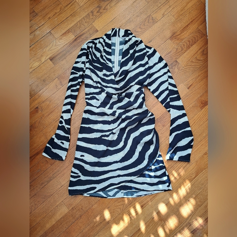 H&M Zebra Print Long Sleeve Dress Sz Small